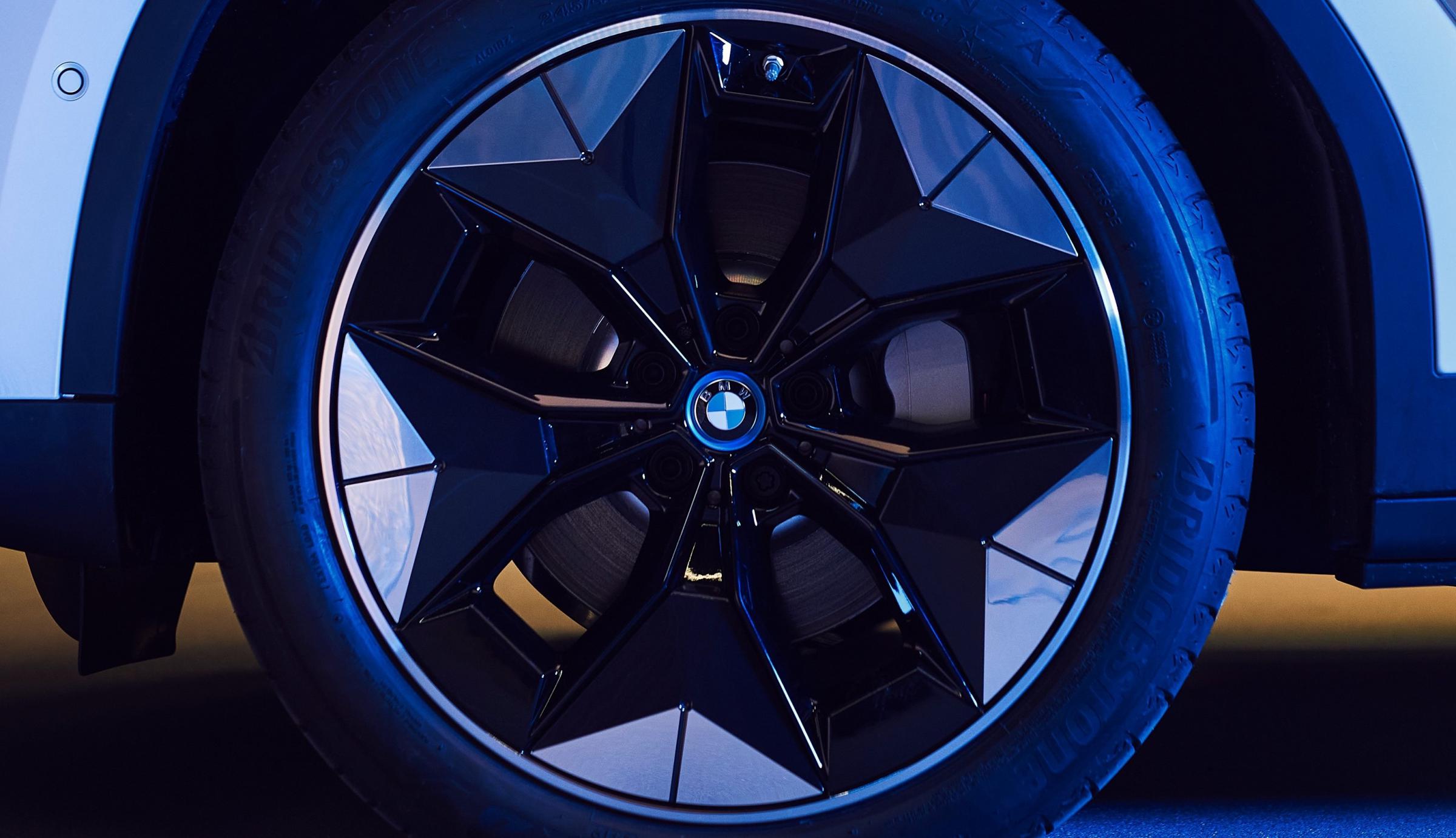 Name:  BMW iX3 i4 Aerodynamic Wheels1 2.jpg
Views: 7369
Size:  238.1 KB