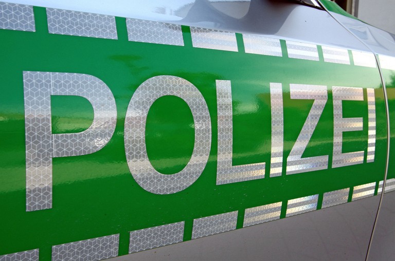 Name:  Polizei_jj.jpg
Views: 6698
Size:  93.2 KB